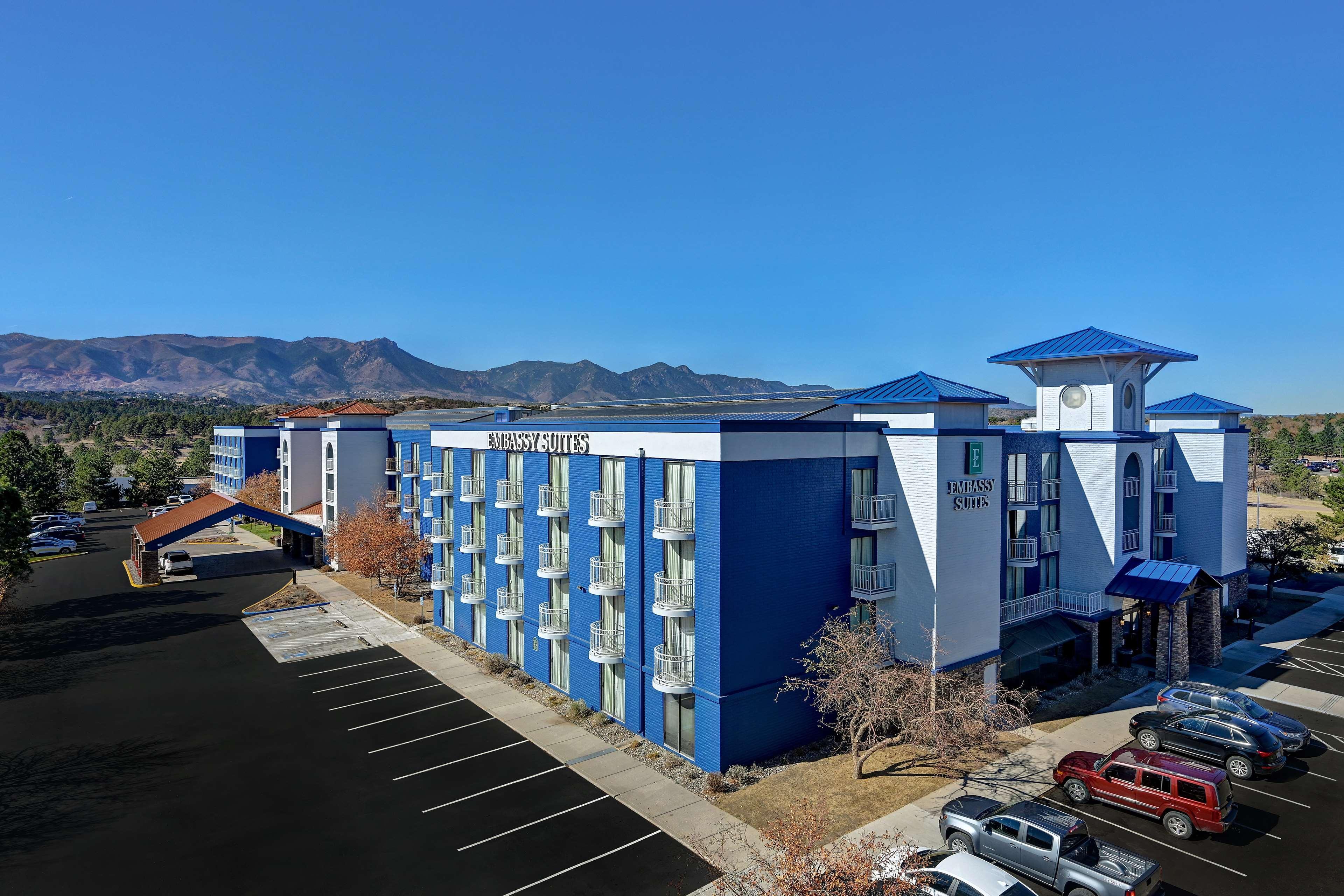 Embassy Suites By Hilton Colorado Springs Exterior foto