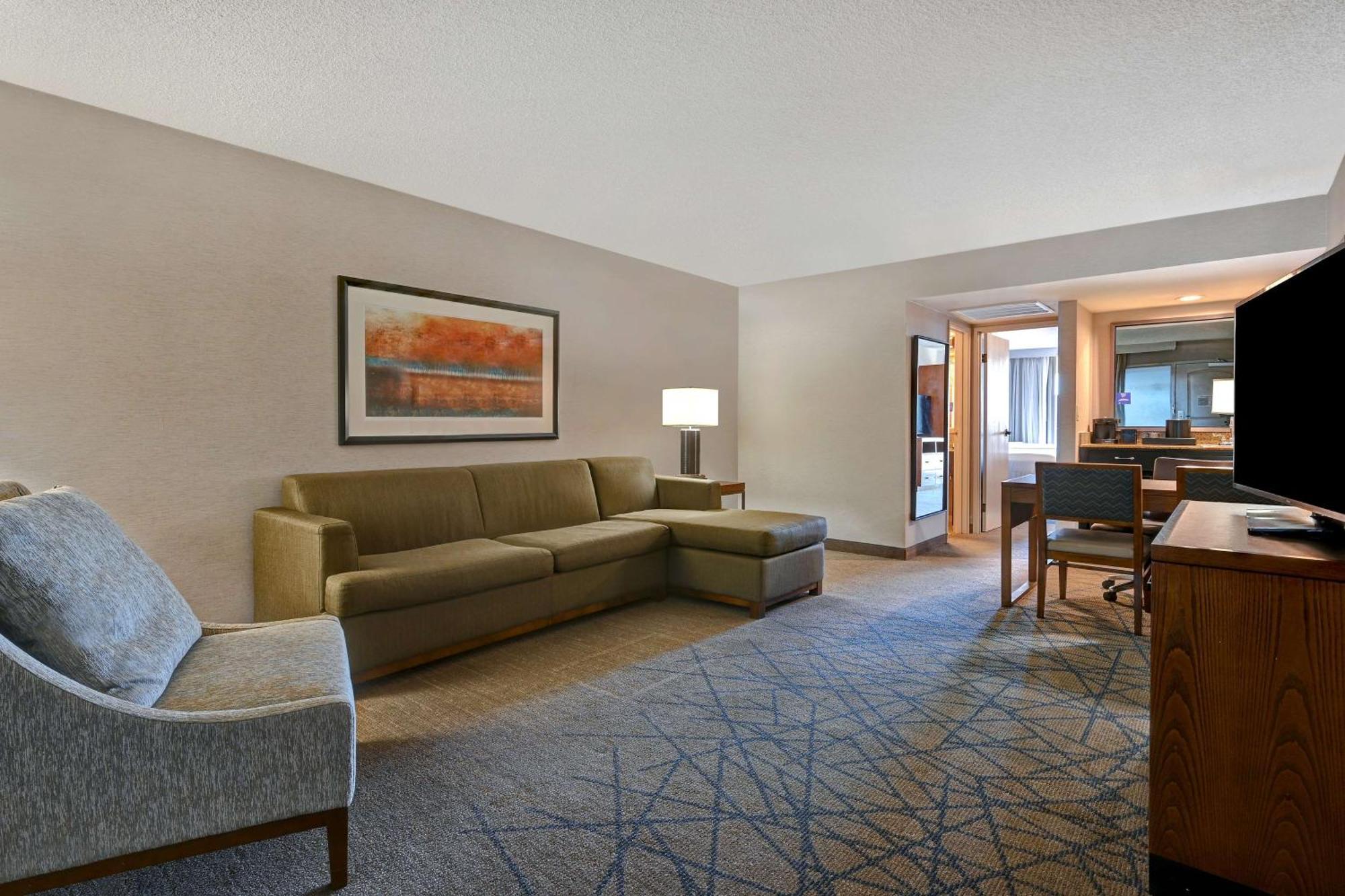 Embassy Suites By Hilton Colorado Springs Exterior foto